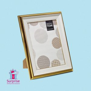 ⁦برواز صور خشبي لون ذهبي وأبيض مقاس 7×5⁩ - الصورة ⁦2⁩