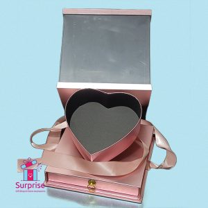 ⁦علبة هدايا بغطاء أكريليك مع درج⁩ - الصورة ⁦2⁩