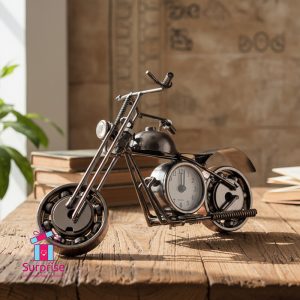 ⁦ديكور معدن على شكل دراجة نارية مع ساعة⁩ - الصورة ⁦1⁩