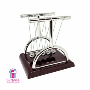 Pendulum décor with metal balls - Image 2