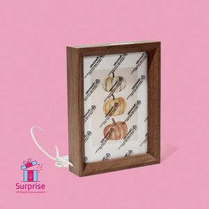 ⁦برواز صور خشبي مضئ USB مقاس 6×4⁩ - الصورة ⁦2⁩