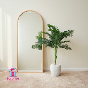 ⁦شجرة زينة صناعية مقاس 140 سم في بوت⁩ - الصورة ⁦1⁩