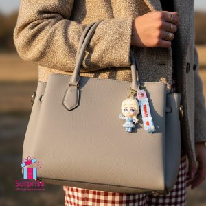 ⁦ميدالية على شكل إلسا من فروزن ديزني⁩ - الصورة ⁦1⁩