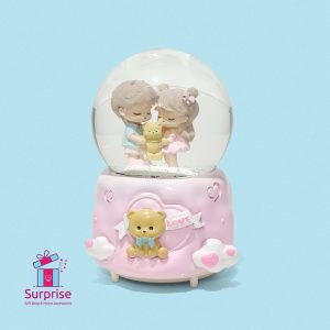 ⁦كرة ثلج مائية مضيئة وموسيقية ذاتية الحركة بتصميم كوبل مع دبدوب⁩ - الصورة ⁦2⁩