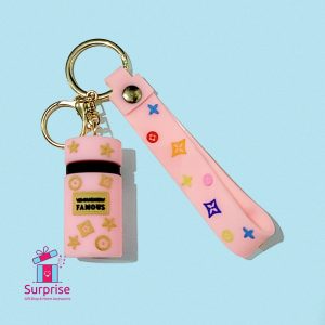 ⁦ميدالية رابر على شكل حقيبة من Vogusie⁩ - الصورة ⁦2⁩