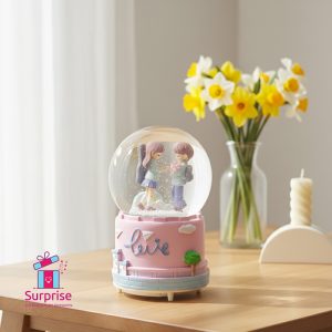 ⁦كرة ثلج مائية مضيئة وموسيقية ذاتية الحركة بتصميم كوبل⁩ - الصورة ⁦1⁩