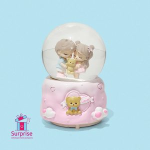 ⁦كرة ثلج مائية مضيئة وموسيقية بتصميم كوبل مع دبدوب⁩ - الصورة ⁦2⁩