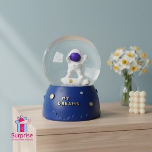 ⁦كرة ثلج ووتربول رائد الفضاء المضيئة⁩ - الصورة ⁦1⁩