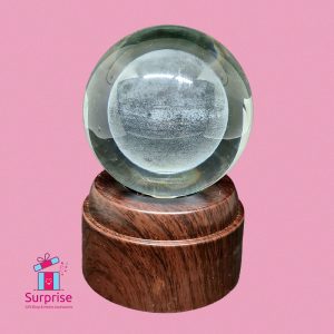 ⁦كرة كريستال ثلاثي الأبعاد متحرك مضيء بتصميم القمر⁩ - الصورة ⁦2⁩