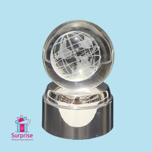 ⁦كرة كريستال ثلاثي الأبعاد متحرك مضيء بتصميم خريطة العالم⁩ - الصورة ⁦2⁩