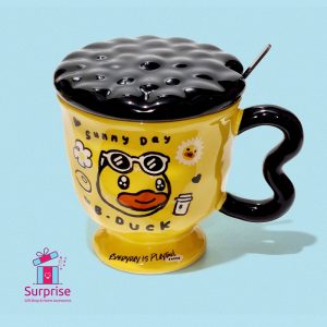 ⁦مج بورسلين بغطاء ومعلقة معدنية⁩ - الصورة ⁦2⁩