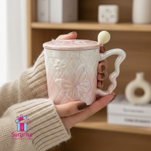 ⁦مج بورسلين بغطاء ومعلقة معدنية⁩ - الصورة ⁦1⁩