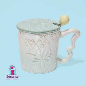 ⁦مج بورسلين بغطاء ومعلقة معدنية⁩ - الصورة ⁦2⁩