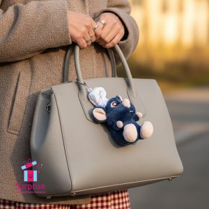 ⁦ميدالية فرو على شكل الفأر الطباخ من ديزني⁩ - الصورة ⁦1⁩