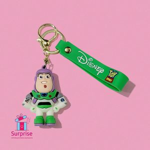 ⁦ميدالية رابر على شكل شخصية باز يطير من فيلم توي ستوري⁩ - الصورة ⁦2⁩