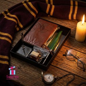 ⁦طقم أدوات كتابة هاري بوتر دفتر، ريشة، حبر⁩ - الصورة ⁦1⁩