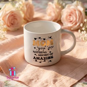 ⁦كوب بورسلين مزين بعبارة “Amazing Mom”⁩ - الصورة ⁦1⁩