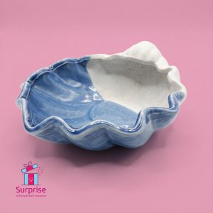 ⁦طبق بورسلين للزينة على شكل صدفة⁩ - الصورة ⁦2⁩