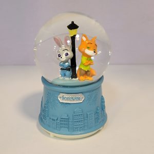 ⁦كرة ثلج مائية Zootopia مضيئة وموسيقية⁩ - الصورة ⁦2⁩